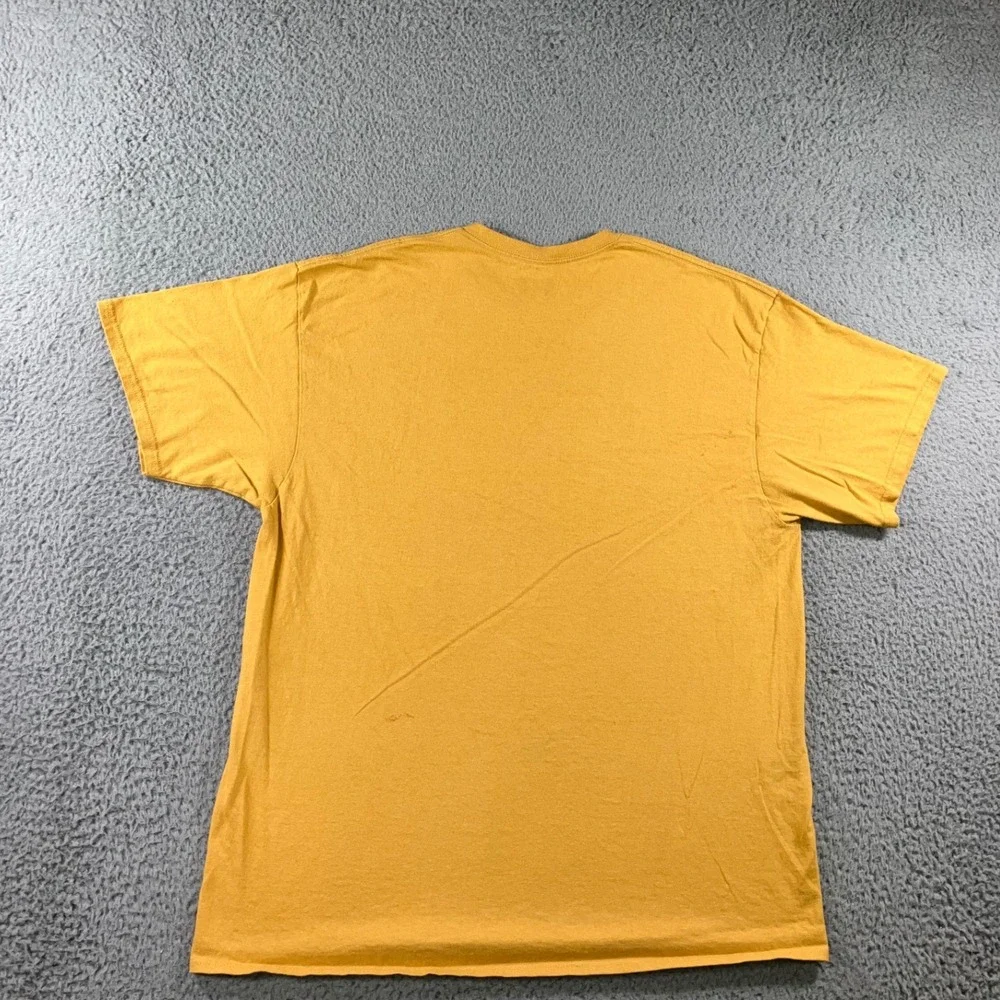 Levi's T-Shirt Men XL Mustard Yellow Batwing Graphic Logo Thrashed Grunge Skater